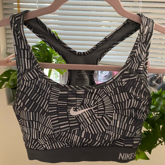 Nike Pro Dri-Fit Sports Bra - Picture 2 of 4